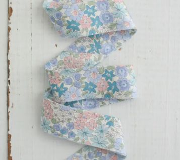 2.5" Bias Quilt Binding (1.25" finished) 100% Cotton-Petite Garden Blue Floral-BPB Blue FL 2.5