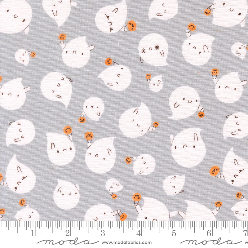 Only Treats -Ghost Friends Mist-Moda-37153 18