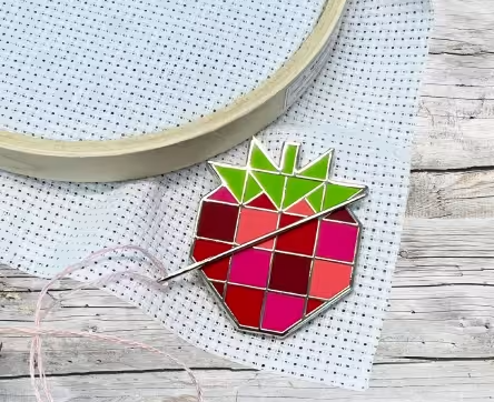 Strawberry Needle Minder-The Tipsy Needle-TTN-NM1